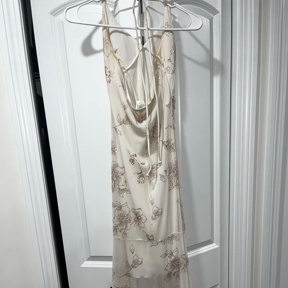 Vintage Gold Floral Cream Maxi Dress - Picture 2 of 4